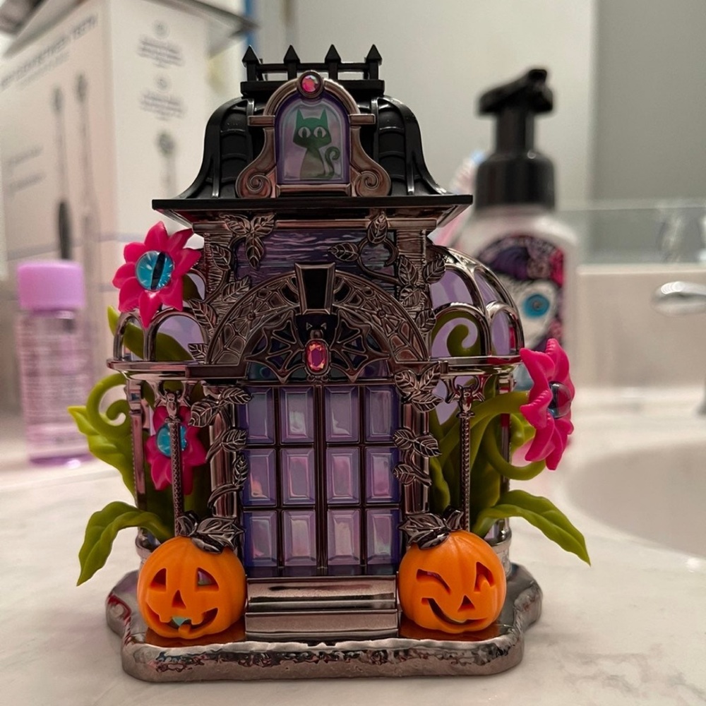 Haunted conservatory night light projector wallflower
